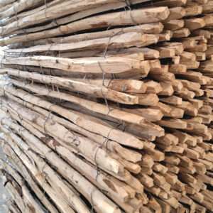 Engelse kastanje hekwerk. Latafstand 4-5 cm. H 175cm x 5 m